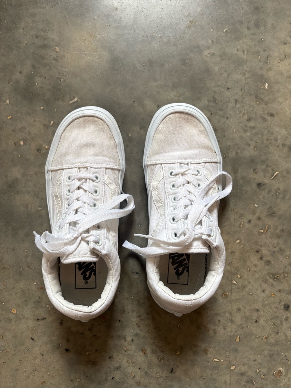 🤎3/$20🤎Vans White Low-Top Canvas Sneakers